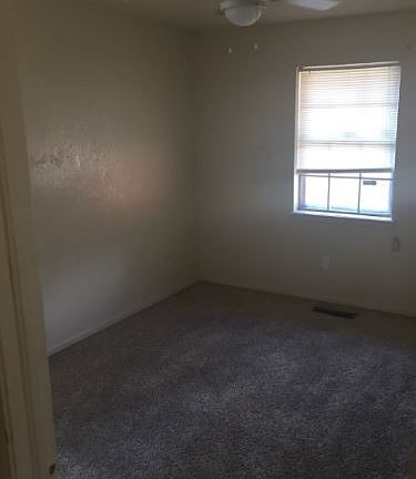 2nd image of 4920 S Fairmont Ave
