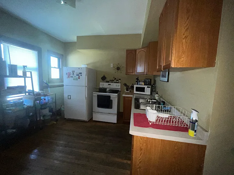 2376 N Weil St — Photo 2