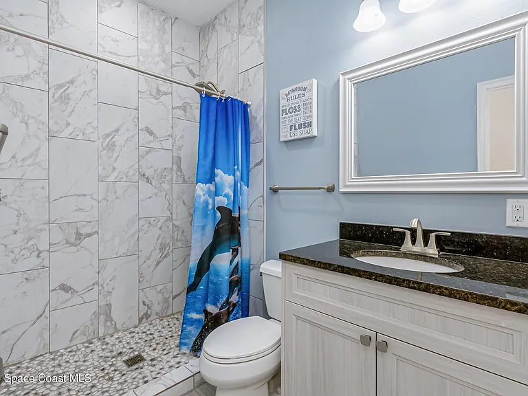 209 E Avenue B — Photo 18