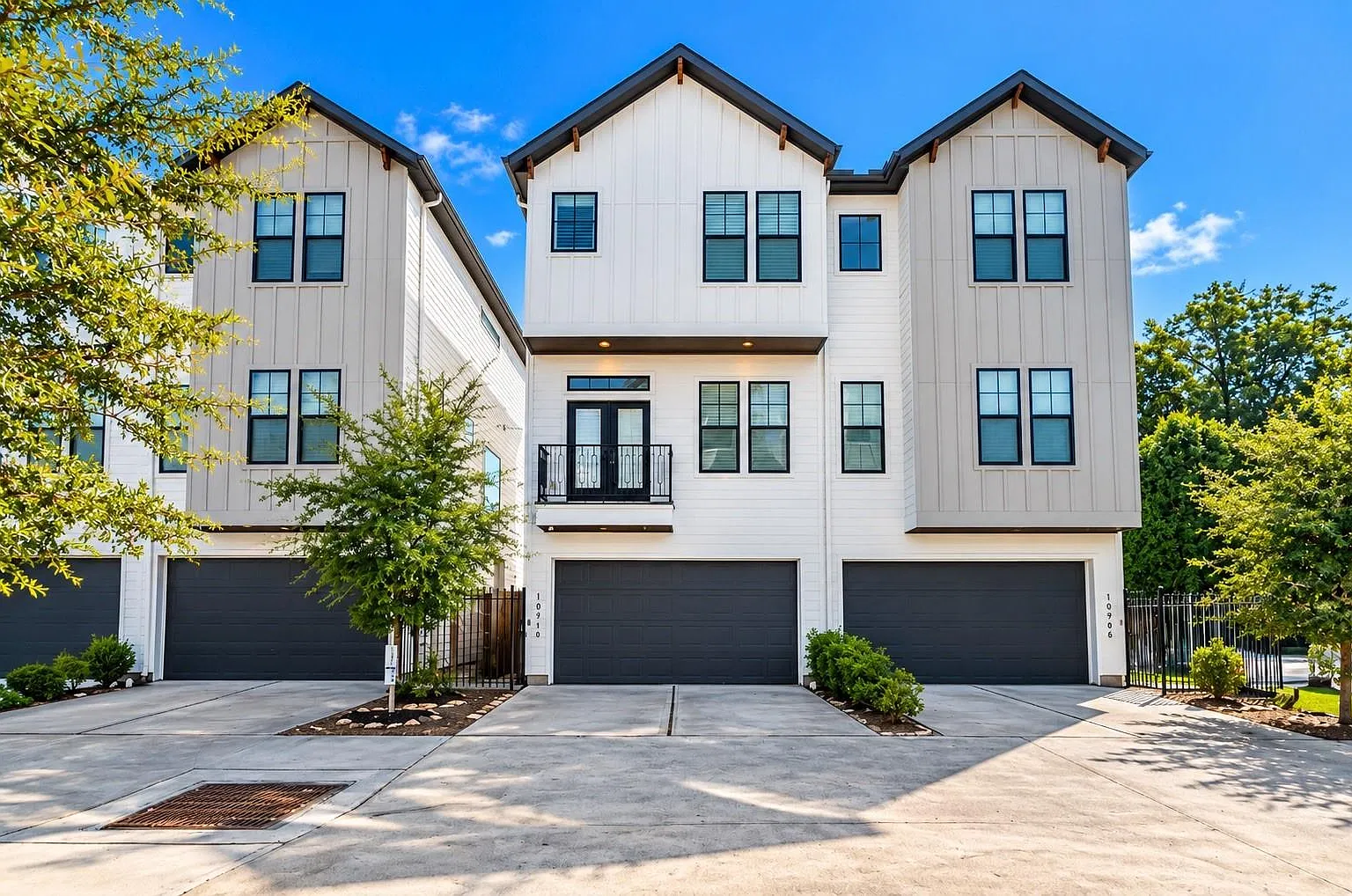 3 bed, 3.5 bath, 1886 sqft, $2,600 — Photo 1