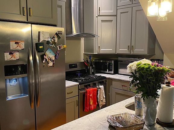 3rd image of 262 Ashley Ave #9570329