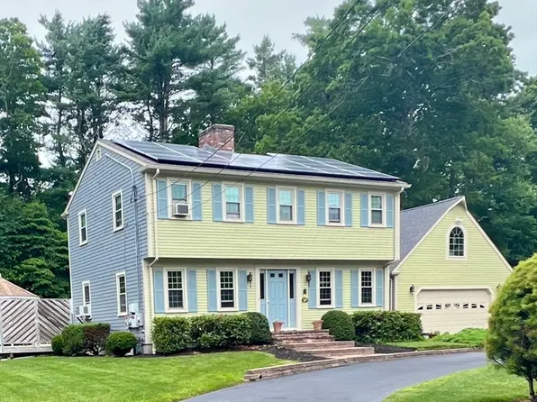 27 Mattapoisett Rd, Acushnet, MA 02743