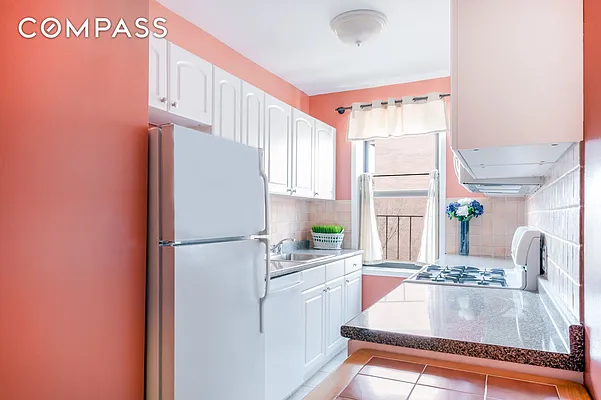 Sold by Compass | media 3