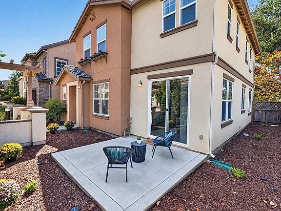 3rd image of 203 Montevina Way