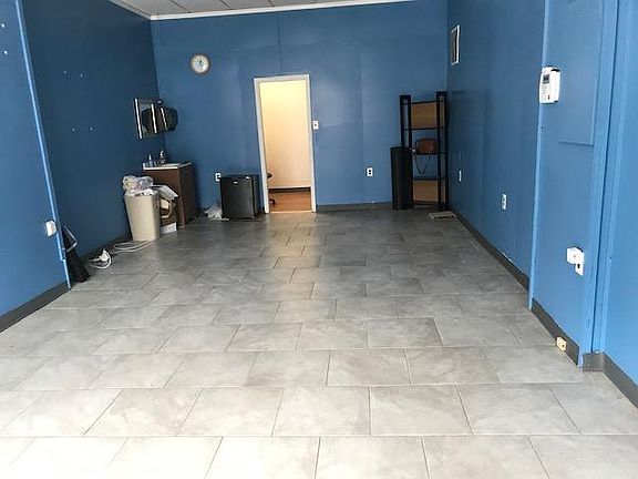2nd image of 8022 Frankford Ave