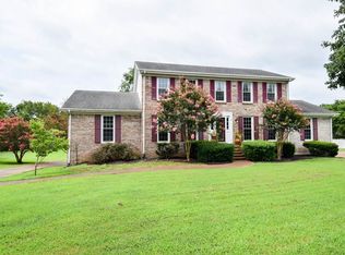 681 Bay Point Dr, Gallatin, TN 37066