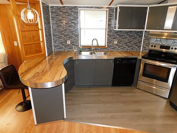 4th image of 11215 Pelican Dr