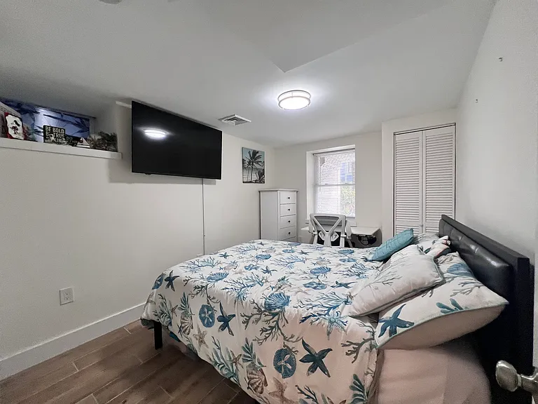 74 Lowell St #1B — Photo 6