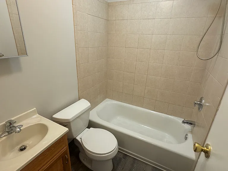 1147-49 N Elmer St #2 — Photo 2