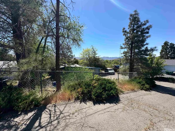 4726 W Leonesio Dr, Sun Valley, NV 89433