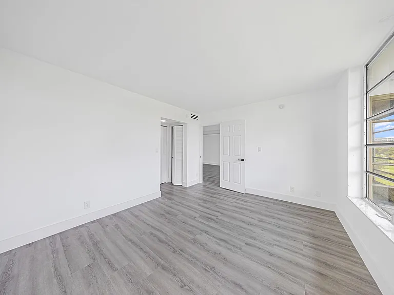 3151 S Palm Aire Dr #407 — Photo 31