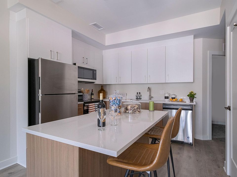 1st image of 25 Michigan Ave W #1004