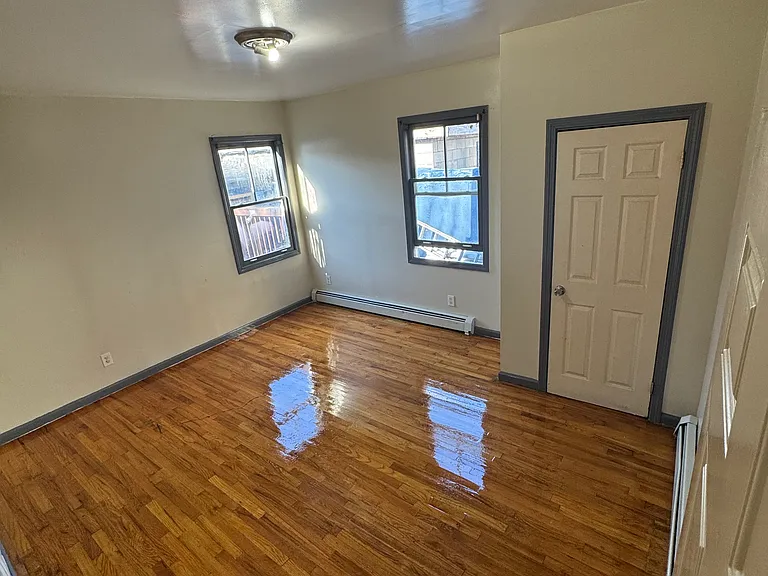 425 Park Ave #2 — Photo 11