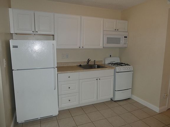5th image of 1009 Southpark Dr APT 7