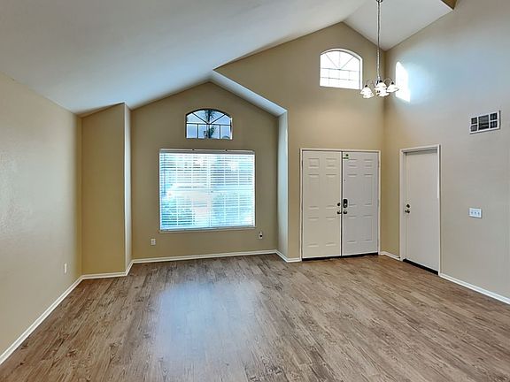 4th image of 30193 Sierra Madre Dr