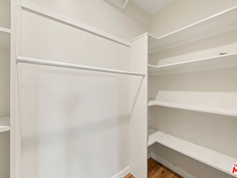 3921 Clayton Ave — Photo 29