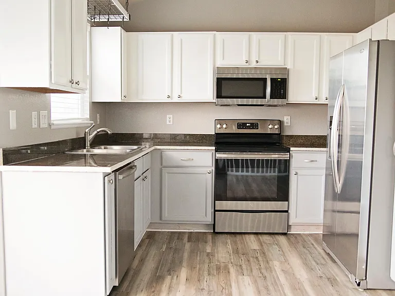 6177 E 121st Pl — Photo 8