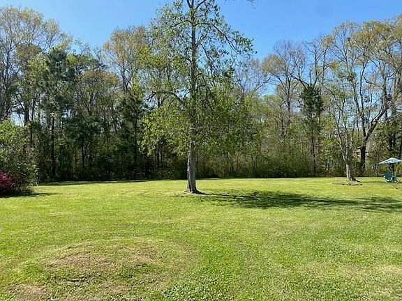 3rd image of 301 Chicot Ln