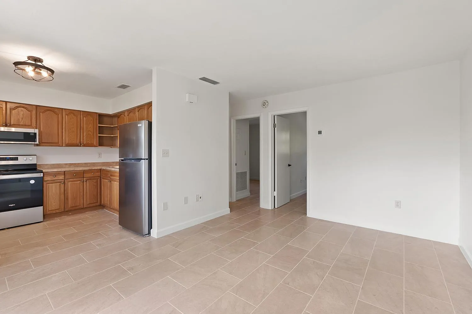 2 bed, 600 sqft, $1,750 — Photo 4