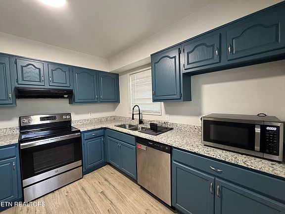 5th image of 1812 Rosedale Ave