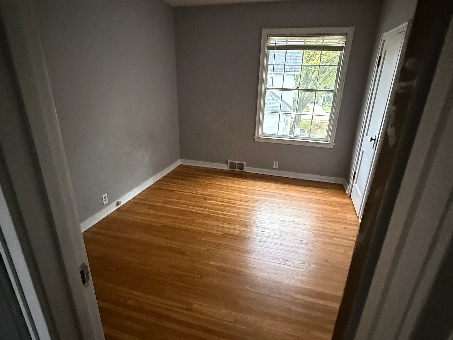 511 E Fellows St — Photo 2