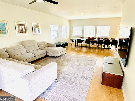 5th image of 364 Rosen Strasse