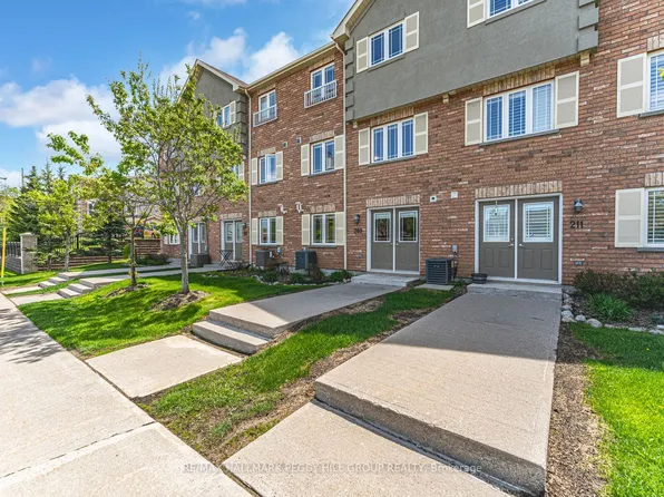 209 Harvie Rd #35, Barrie, ON L4N 9P8