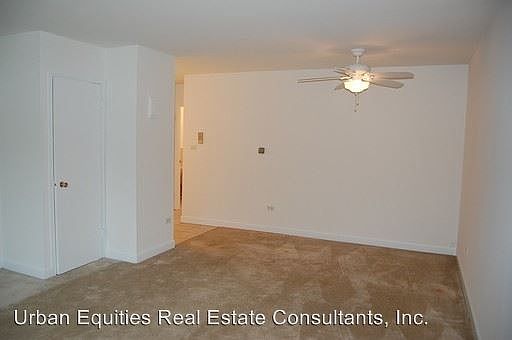 4th image of 140 E Lake St APT 05B