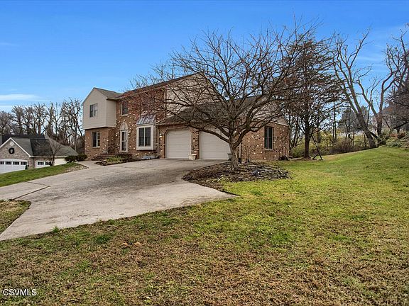 3rd image of 676 Villa Vista Ave