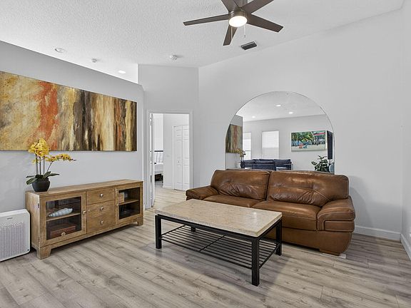 5th image of 8281 Heritage Club Dr Drive