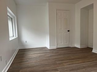 557 Markham St #102, Toronto, ON M6G2L6