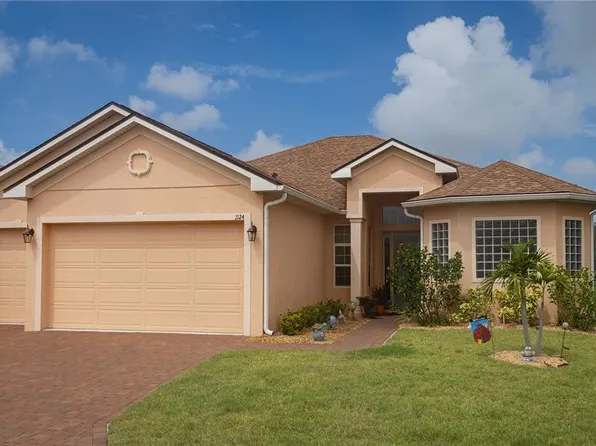 1124 Sawgrass Dr, Winter Haven, FL 33884