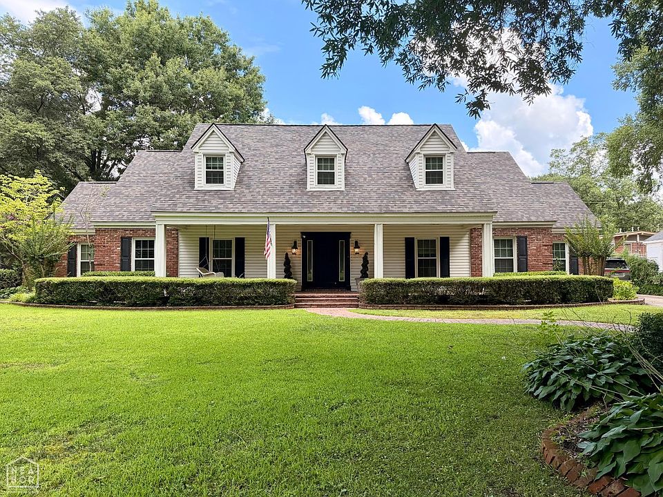 1st image of 6 Dogwood Dr