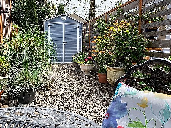 South side garden