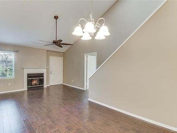 5th image of 3636 Greenacres Dr #128