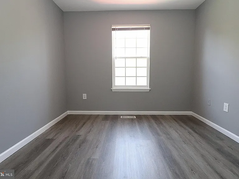 18365 Honeylocust Cir — Photo 19
