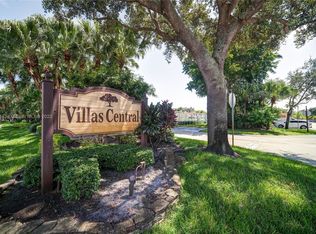 10861 N Golfview Dr, Hollywood, FL 33026