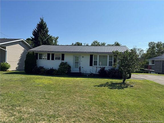2nd image of 104 Manor Ct