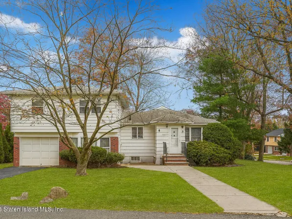 35 Shawnee St, Staten Island, NY 10301