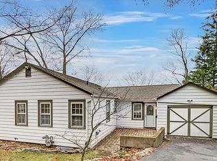 40 Woodland Dr, Suffern, NY 10901