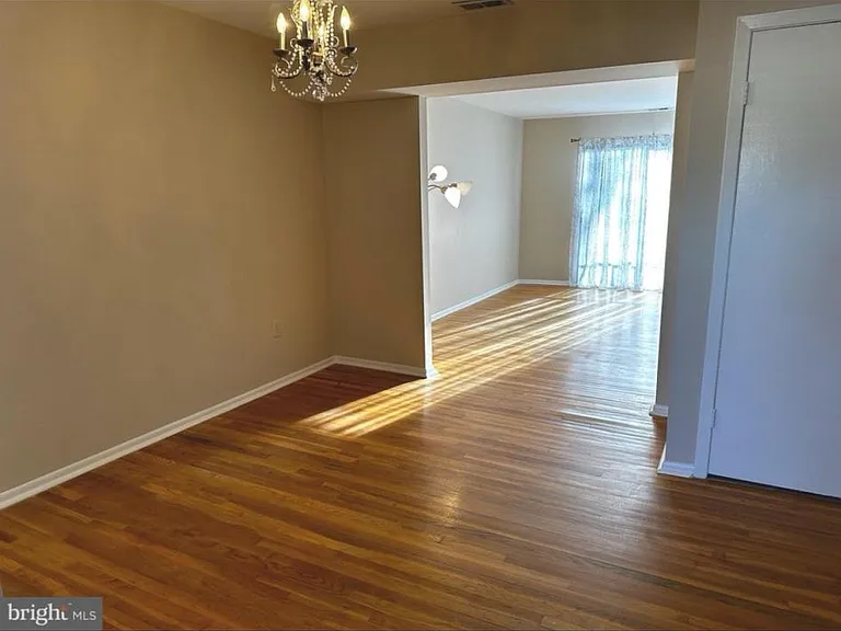 909 Silver Ct — Photo 5
