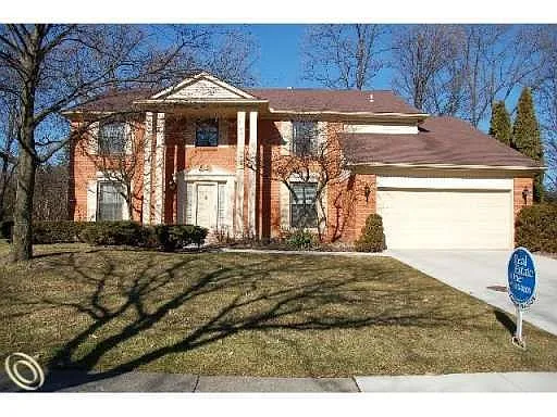 2032 Babcock Dr photo 1