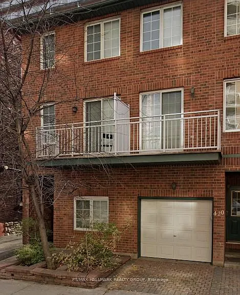 418 Somerset St W — Photo 1