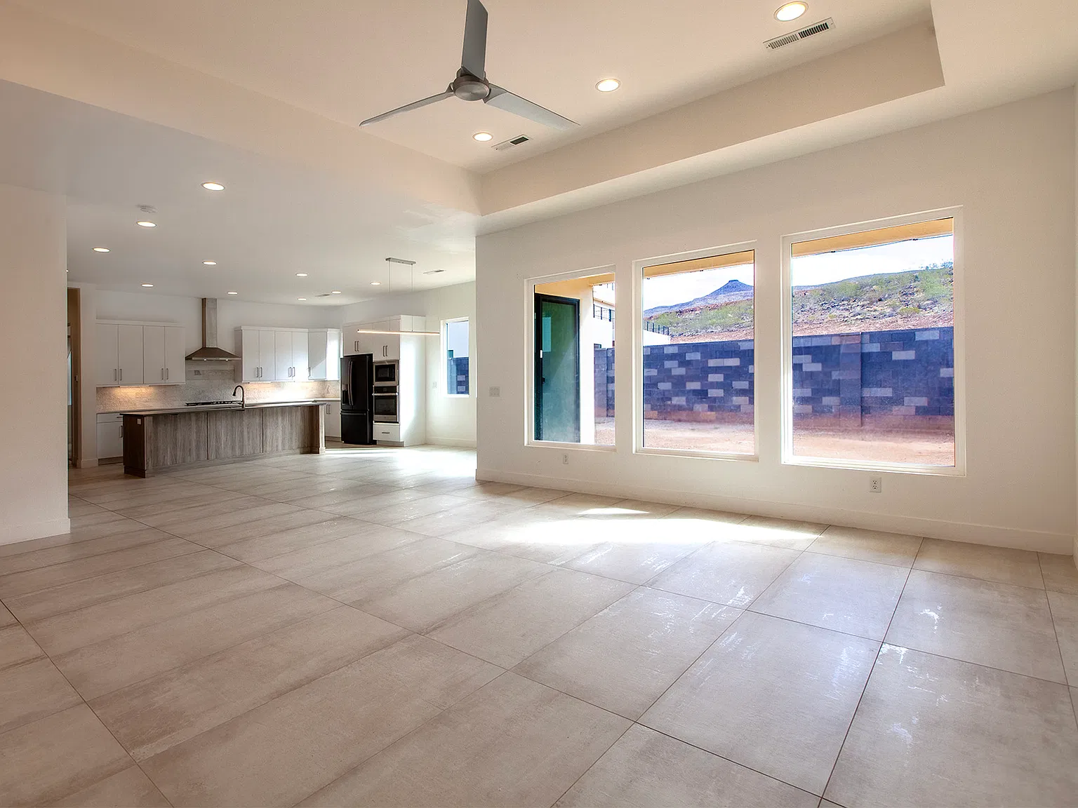 3 bed, 2.5 bath, 2199 sqft, $2,350 — Photo 4