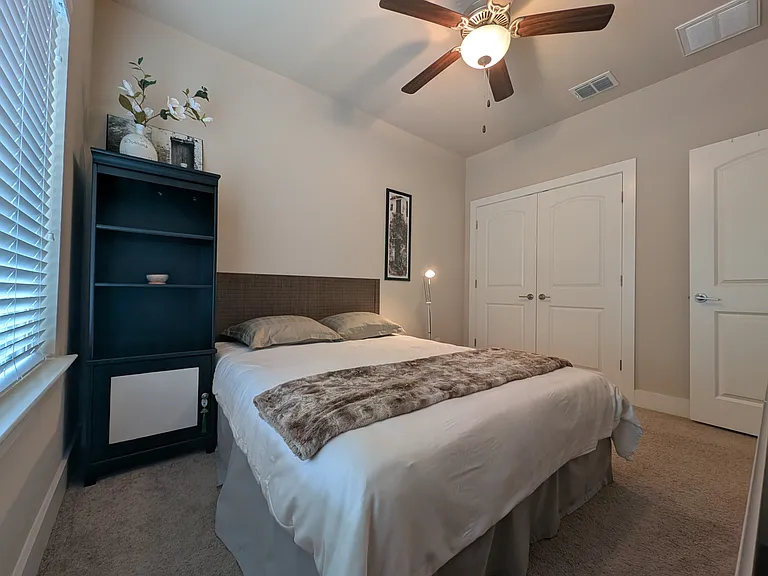 909 Crystal Brook Cv — Photo 16