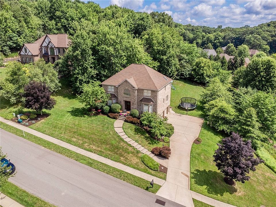 1st image of 402 Honey Locust Dr