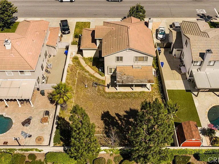6766 Royal Crest Ct — Photo 10
