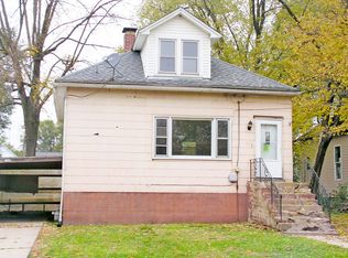 160 E 3rd St, Depue, IL 61322