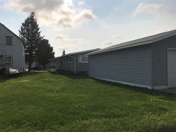 3rd image of 1126 Cedar Ave