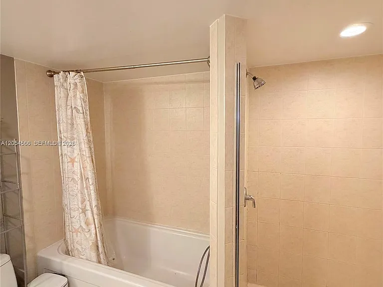 16699 Collins Ave #1410 — Photo 39